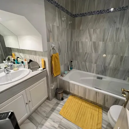 Marbella Luxueux Duplex 3 Ch.- 3 Bains - 155 M² + 100 M² Terrasses Apartman Estepona